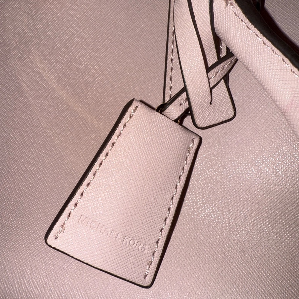 Michael Kors Hamilton Light Pink Satchel with Gold Hardware - Picture 5 of 14